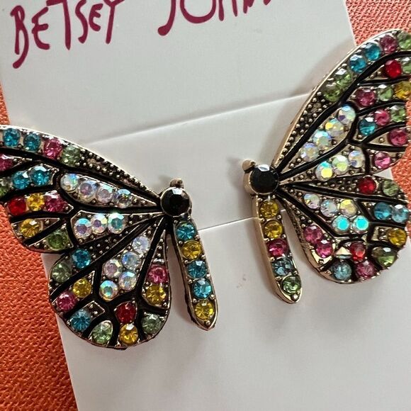 💙 Betsey Johnson stunning multicolored crystals butterfly wing earrings 💙 - Picture 5 of 6